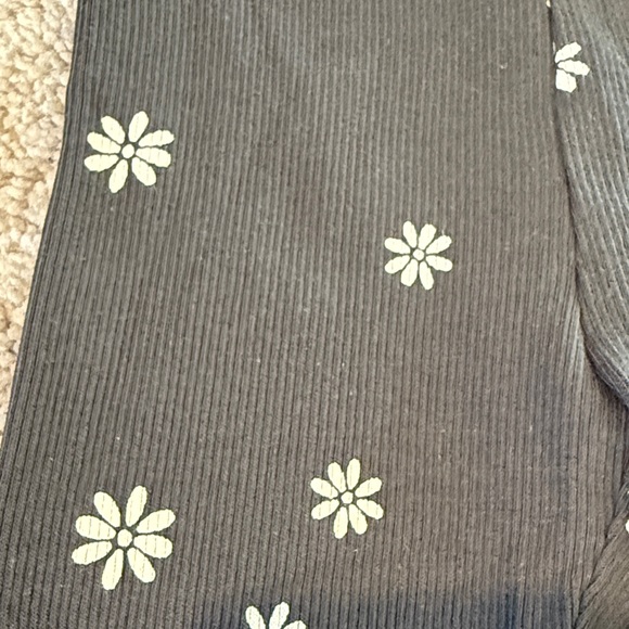 NWOT Charcoal Gray Ribbed Floral Kids Leggings - 24 months by Little Co. - Picture 3 of 3